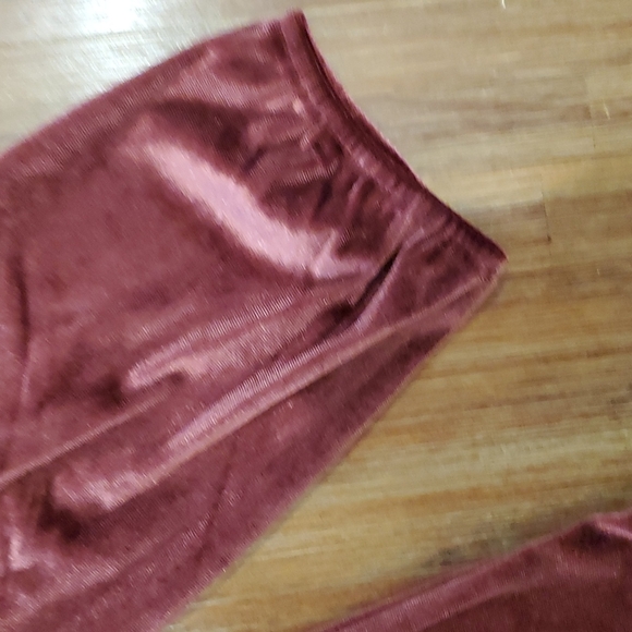 NWT Women's Velvet Top - Picture 4 of 6